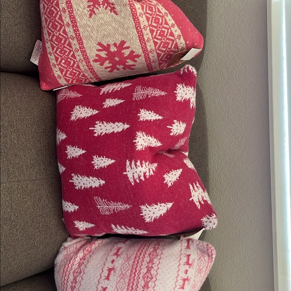 NWT pink snowflake pillow - Picture 7 of 8